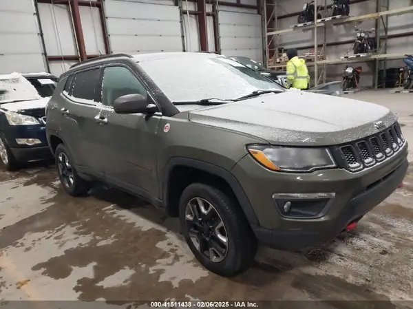 3C4NJDDB7HT639948 2017 JEEP COMPASS - Image 1