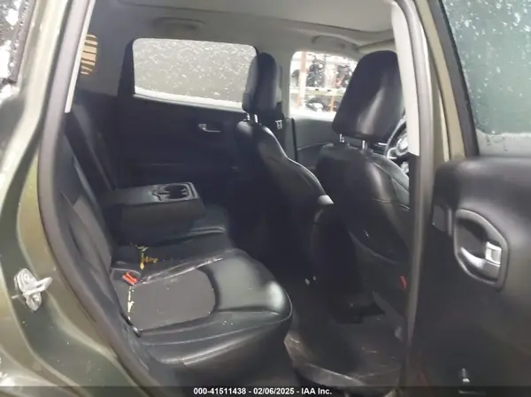 3C4NJDDB7HT639948 2017 JEEP COMPASS - Image 8