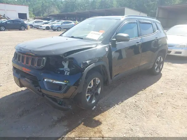 3C4NJDDB7JT129041 2018 JEEP COMPASS - Image 2