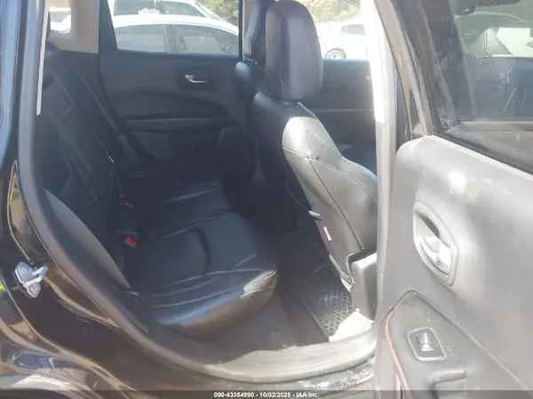 3C4NJDDB7JT129041 2018 JEEP COMPASS - Image 8