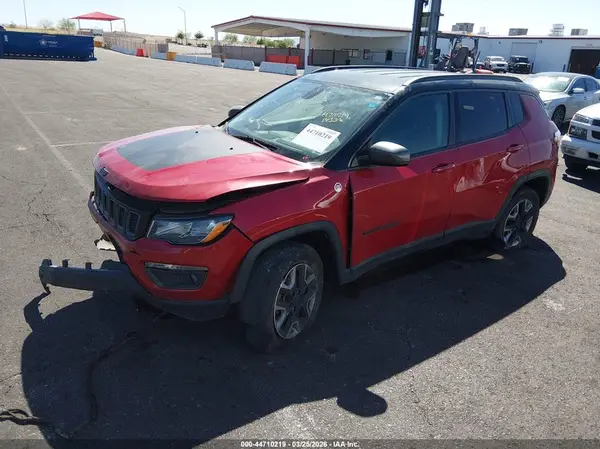 3C4NJDDB7JT129895 2018 JEEP COMPASS - Image 2