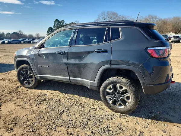 3C4NJDDB7JT130030 2018 JEEP COMPASS - Image 2