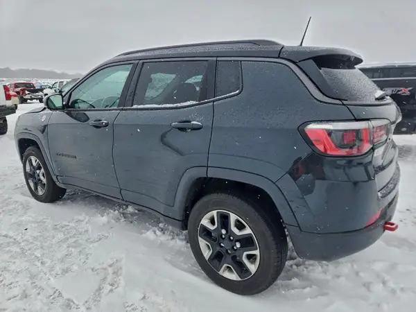 3C4NJDDB7JT130139 2018 JEEP COMPASS - Image 2