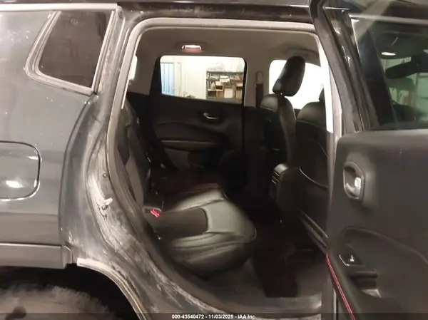 3C4NJDDB7JT135132 2018 JEEP COMPASS - Image 8