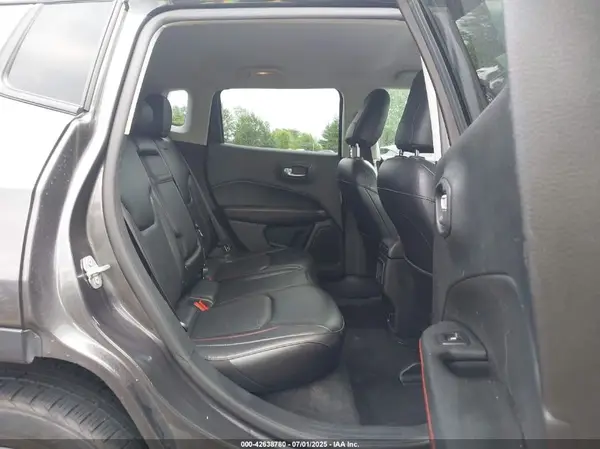3C4NJDDB7JT135762 2018 JEEP COMPASS - Image 8