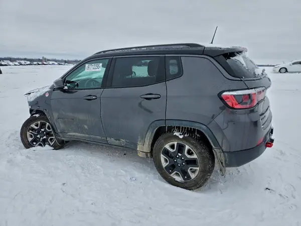 3C4NJDDB7JT135941 2018 JEEP COMPASS - Image 2