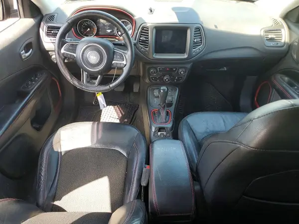 3C4NJDDB7JT143702 2018 JEEP COMPASS - Image 8