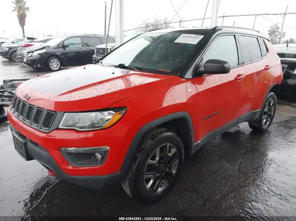 3C4NJDDB7JT144428 2018 JEEP COMPASS - Image 2