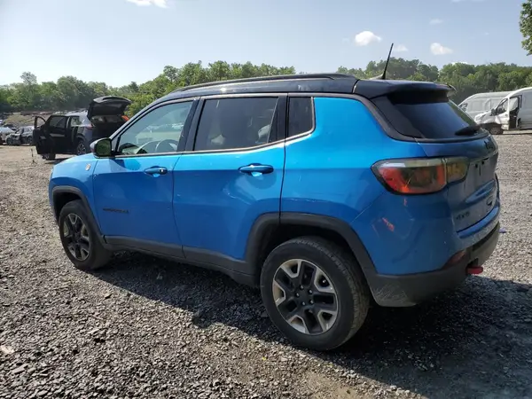 3C4NJDDB7JT179423 2018 JEEP COMPASS - Image 2