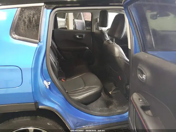3C4NJDDB7JT187599 2018 JEEP COMPASS - Image 8