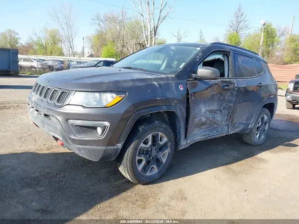 3C4NJDDB7JT201596 2018 JEEP COMPASS - Image 2