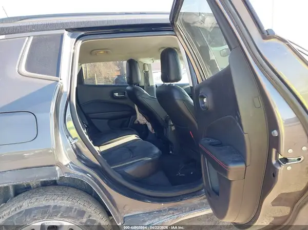 3C4NJDDB7JT201596 2018 JEEP COMPASS - Image 8