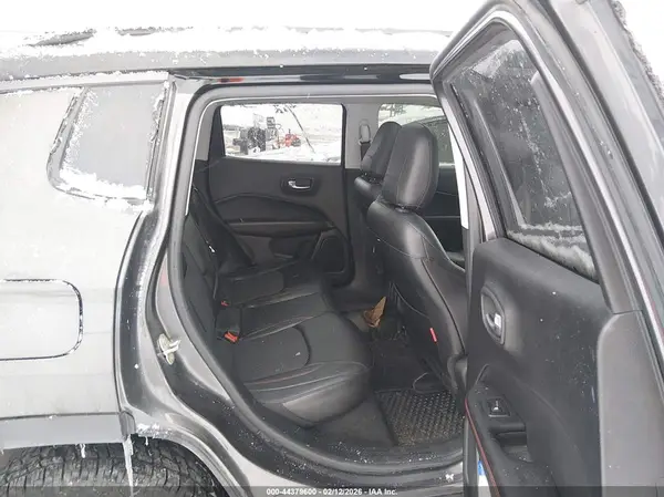 3C4NJDDB7JT343186 2018 JEEP COMPASS - Image 8