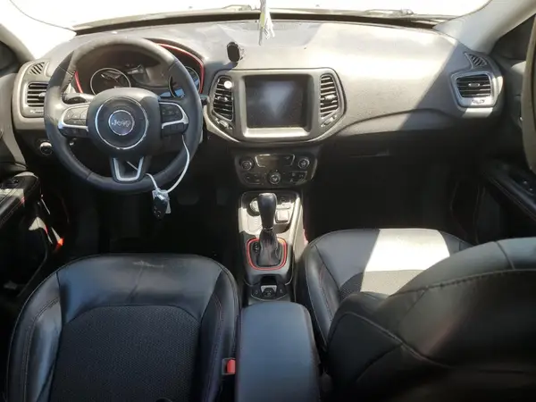3C4NJDDB7JT376575 2018 JEEP COMPASS - Image 8
