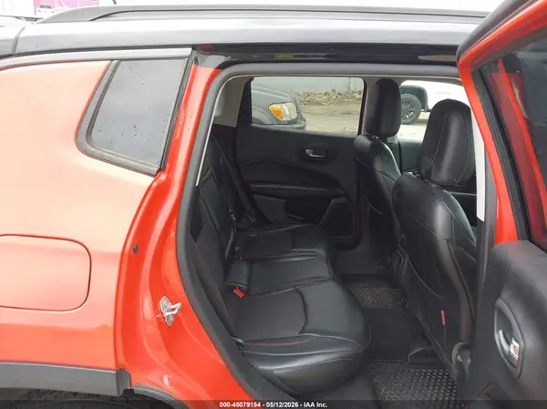 3C4NJDDB7JT410515 2018 JEEP COMPASS - Image 8