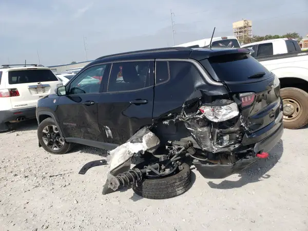 3C4NJDDB7JT441859 2018 JEEP COMPASS - Image 2