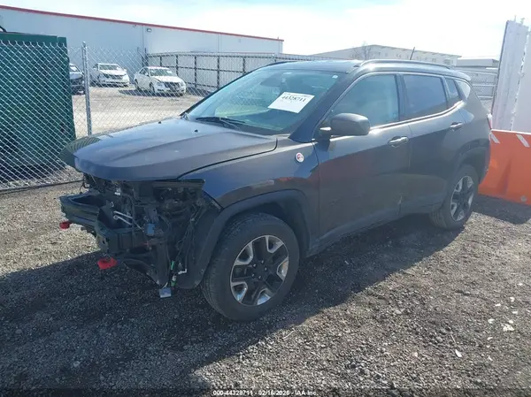3C4NJDDB7JT450836 2018 JEEP COMPASS - Image 2