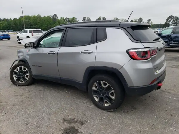 3C4NJDDB7JT450996 2018 JEEP COMPASS - Image 2