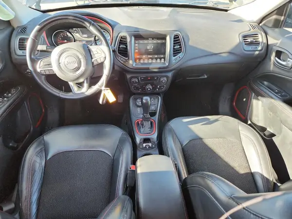 3C4NJDDB7JT451677 2018 JEEP COMPASS - Image 8