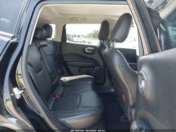 3C4NJDDB7JT457494 2018 JEEP COMPASS - Image 8