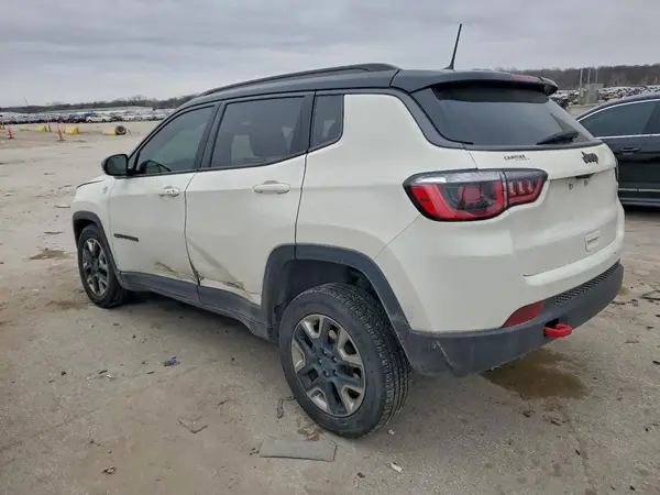 3C4NJDDB7JT465479 2018 JEEP COMPASS - Image 2