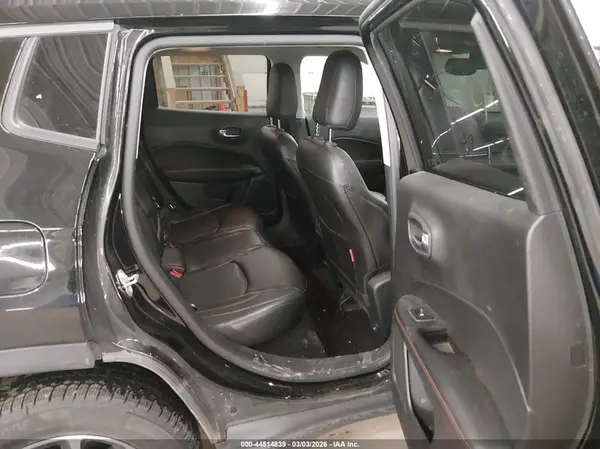 3C4NJDDB7JT484422 2018 JEEP COMPASS - Image 8