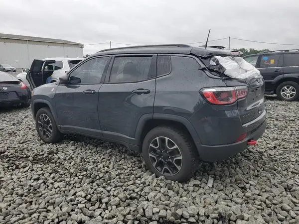3C4NJDDB7JT501784 2018 JEEP COMPASS - Image 2