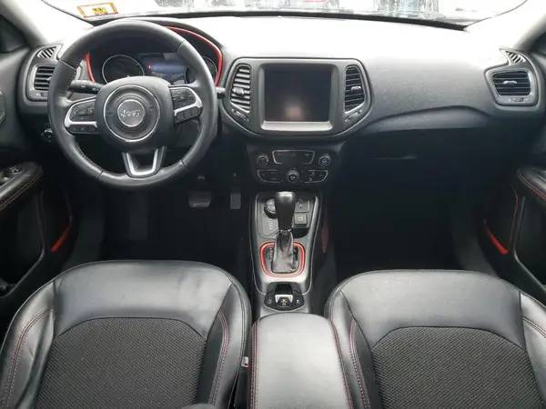 3C4NJDDB7JT501784 2018 JEEP COMPASS - Image 8