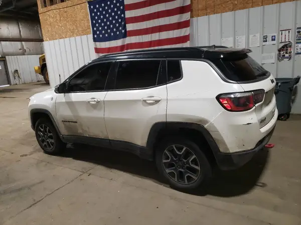 3C4NJDDB7KT618198 2019 JEEP COMPASS - Image 2