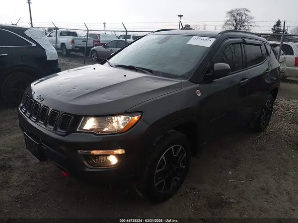 3C4NJDDB7KT618749 2019 JEEP COMPASS - Image 2