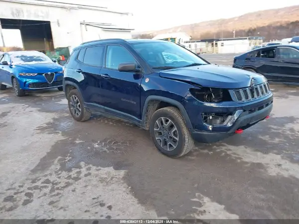3C4NJDDB7KT622428 2019 JEEP COMPASS - Image 1