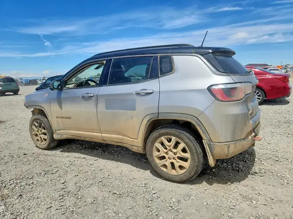 3C4NJDDB7KT667725 2019 JEEP COMPASS - Image 2