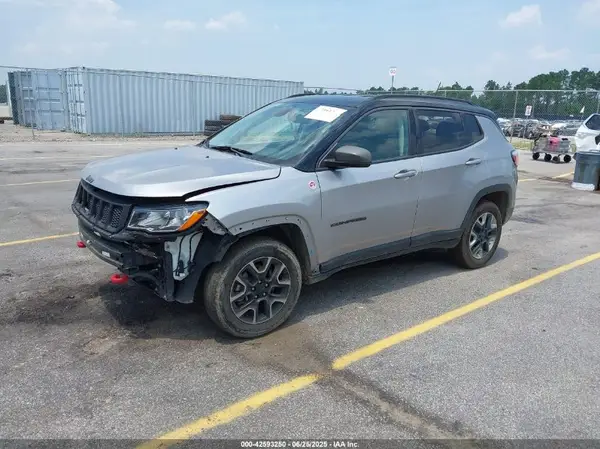 3C4NJDDB7KT667885 2019 JEEP COMPASS - Image 2