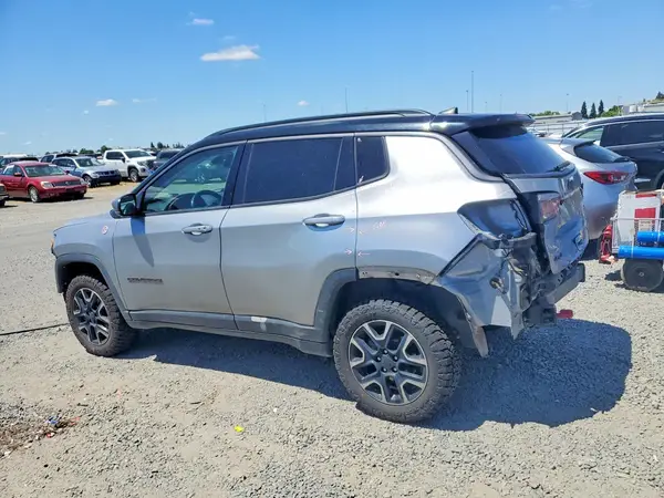 3C4NJDDB7KT668096 2019 JEEP COMPASS - Image 2