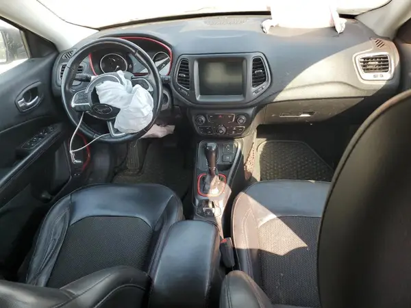 3C4NJDDB7KT668972 2019 JEEP COMPASS - Image 8