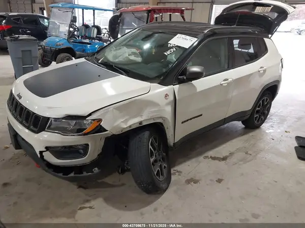 3C4NJDDB7KT669121 2019 JEEP COMPASS - Image 2