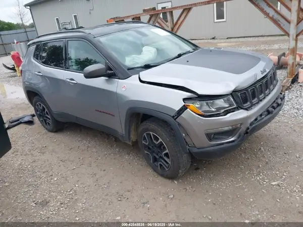 3C4NJDDB7KT671001 2019 JEEP COMPASS - Image 1