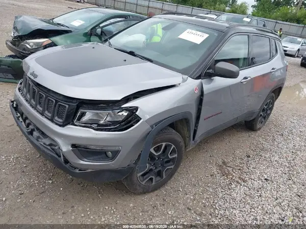 3C4NJDDB7KT671001 2019 JEEP COMPASS - Image 2