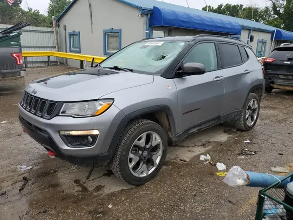 3C4NJDDB7KT671080 2019 JEEP COMPASS - Image 1