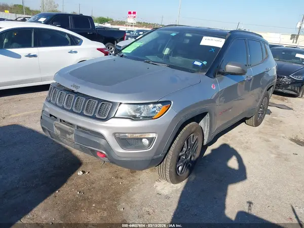 3C4NJDDB7KT671466 2019 JEEP COMPASS - Image 2