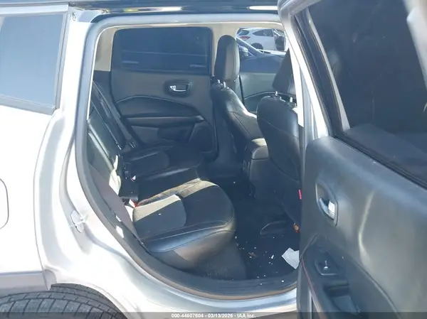3C4NJDDB7KT671466 2019 JEEP COMPASS - Image 8