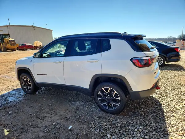 3C4NJDDB7KT682001 2019 JEEP COMPASS - Image 2