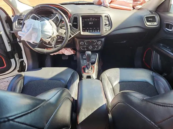 3C4NJDDB7KT682001 2019 JEEP COMPASS - Image 8