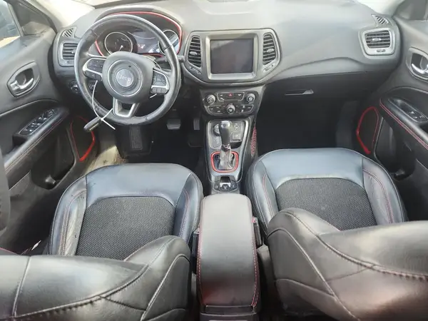 3C4NJDDB7KT709102 2019 JEEP COMPASS - Image 8