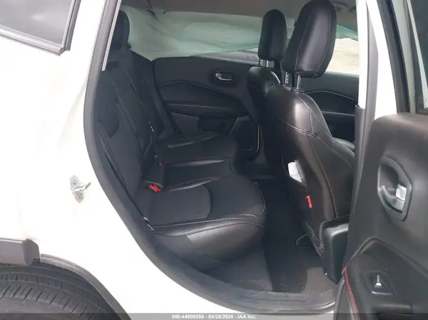 3C4NJDDB7KT721203 2019 JEEP COMPASS - Image 8