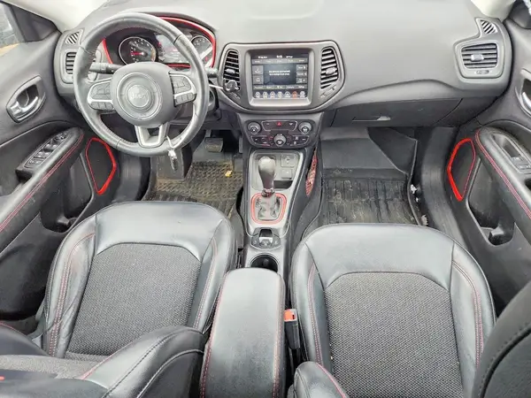 3C4NJDDB7KT721525 2019 JEEP COMPASS - Image 8