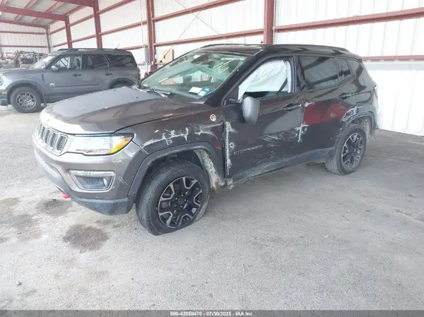 3C4NJDDB7KT721881 2019 JEEP COMPASS - Image 2