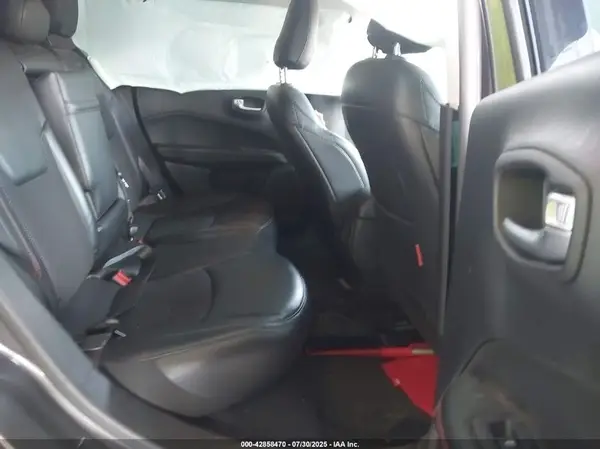 3C4NJDDB7KT721881 2019 JEEP COMPASS - Image 8