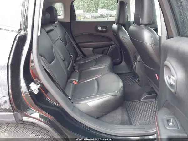 3C4NJDDB7KT727762 2019 JEEP COMPASS - Image 8