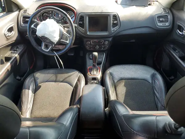 3C4NJDDB7KT748210 2019 JEEP COMPASS - Image 8
